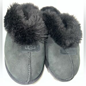 UGG women’s slippers size 9